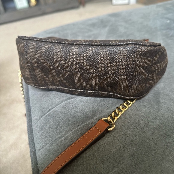 Monogram MK crossbody bag - Picture 4 of 8
